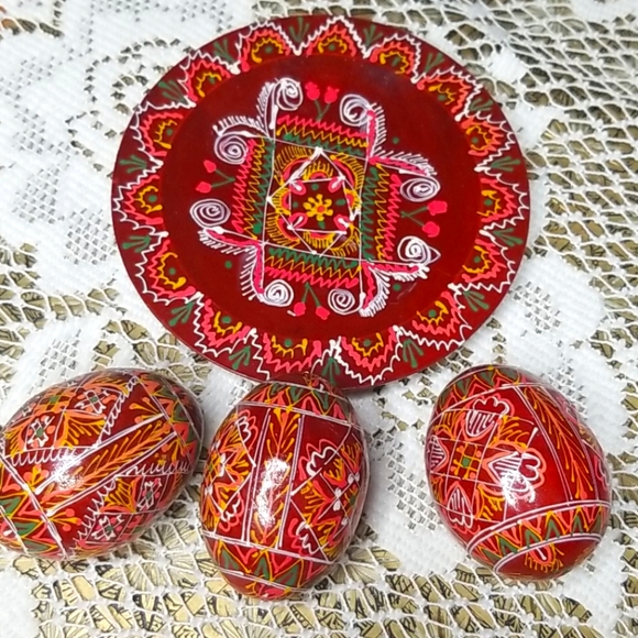Ukrainian Wood Eggs on matching Plate-Handpainted - Picture 2 of 3